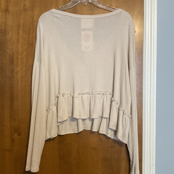 Top - Picture 4 of 6